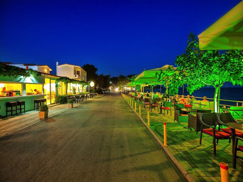 Xenios Dolphin Beach Hotel Ποσείδι Εξωτερικό φωτογραφία