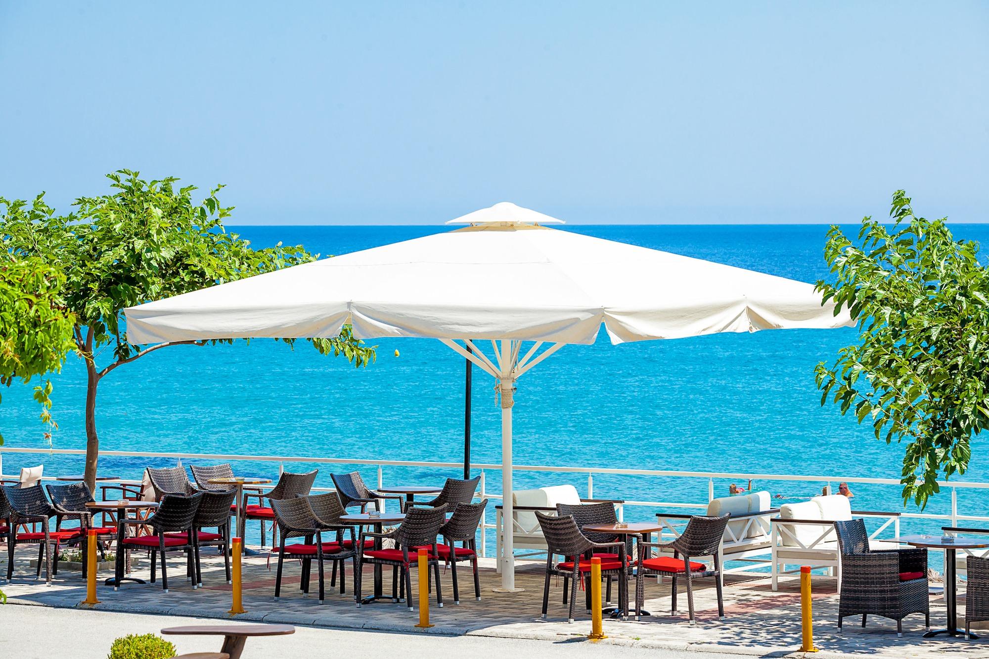 Xenios Dolphin Beach Hotel Ποσείδι Εξωτερικό φωτογραφία
