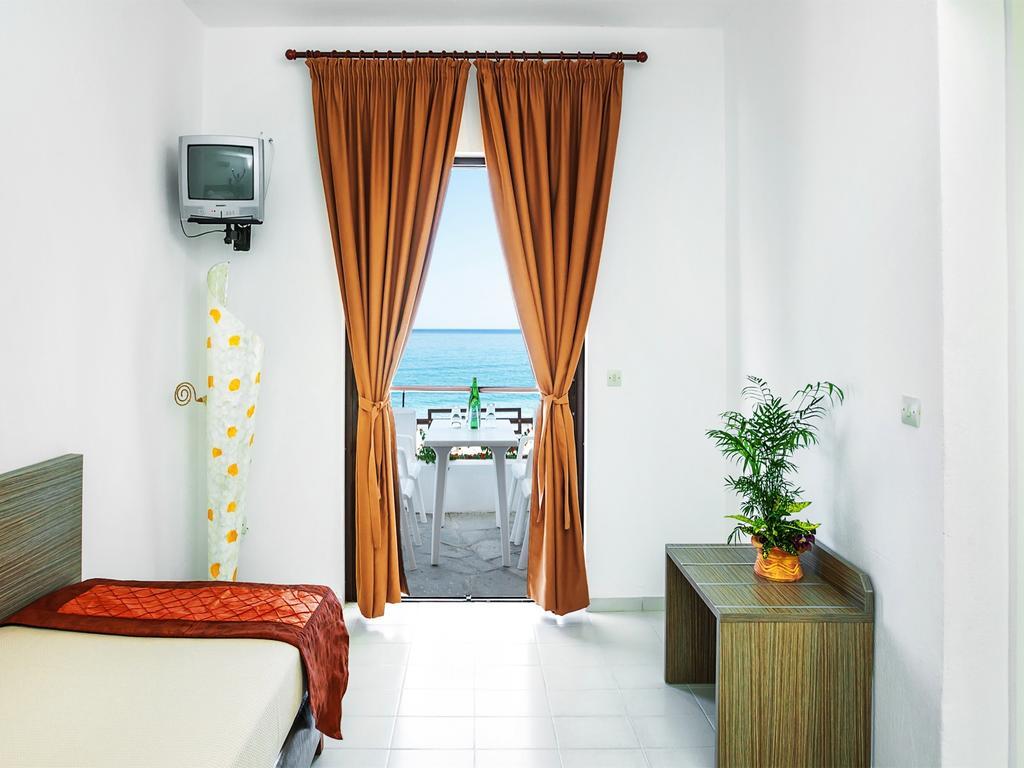 Xenios Dolphin Beach Hotel Ποσείδι Δωμάτιο φωτογραφία